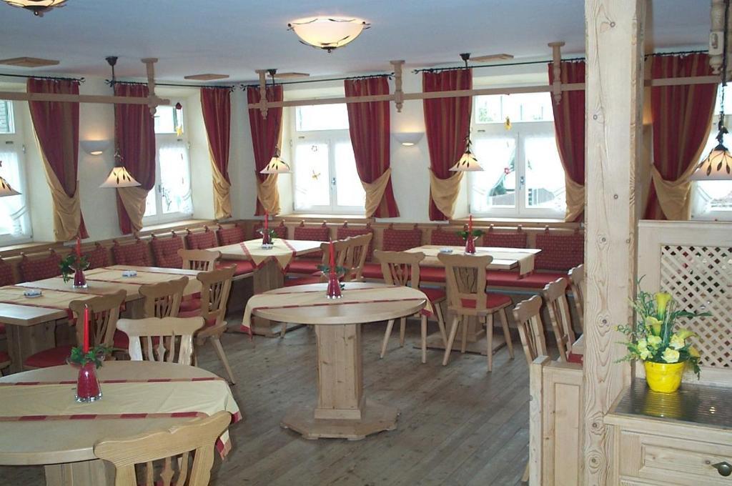 צוסמרסהאוזן Gasthof Adler מראה חיצוני תמונה